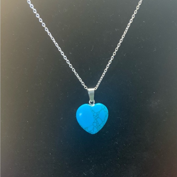 ♥️BRAND NEW♥️ Veins Agate Aquamarine Crystal heart on a sterling silver chain. - Picture 2 of 5